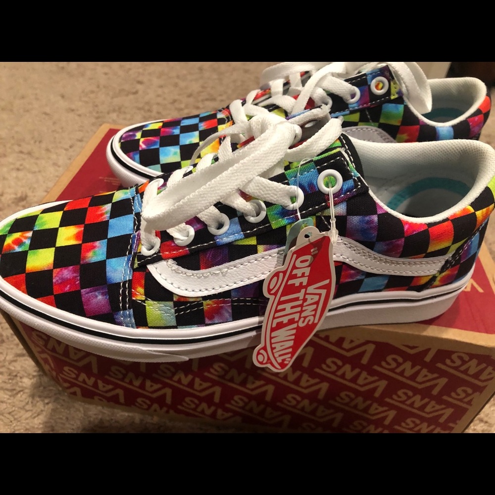 Tie-dye checker comfycush old skool Vans